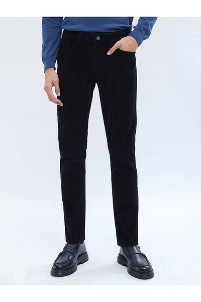 Kip Lässige Hose aus gewebtem Samt im Slim Fit aus Baumwollmischung