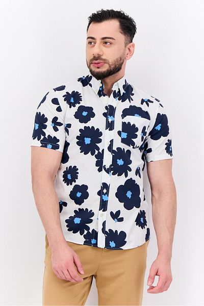 GAP Men Standard Fit Floral Print Short Sleeves Casual Shirt, White Combo