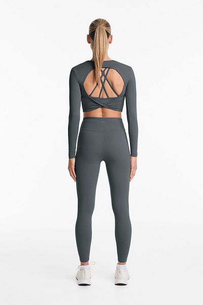 Oysho Comfortlux long-sleeved crop top with open back