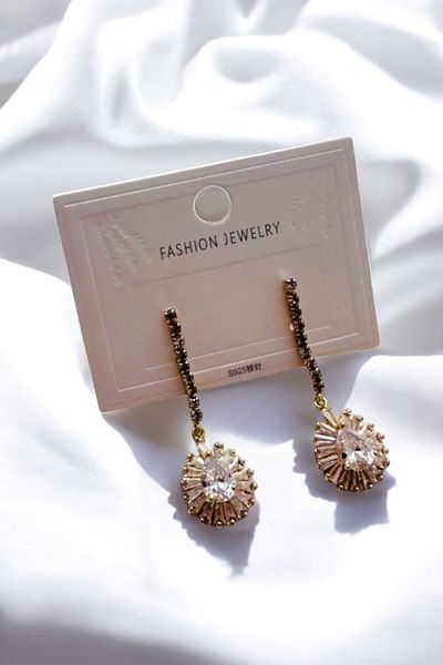 PETEK AKSESUAR Elegant Baguette - Zirconia Stone Detailed Drop Salkim Earrings 4 cm