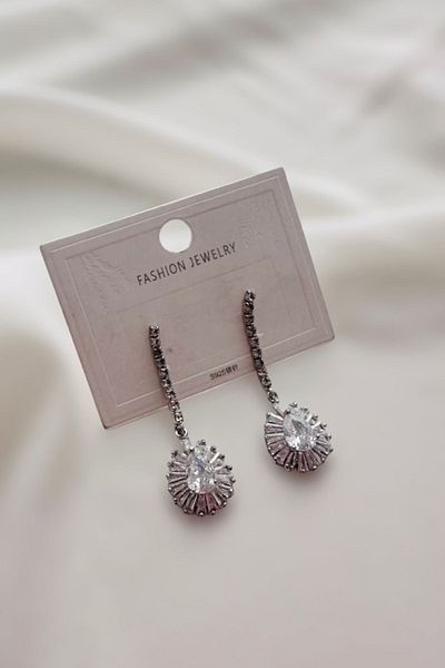 PETEK AKSESUAR Elegant Baguette - Zirconia Stone Detailed Drop Salkim Earrings 4 cm