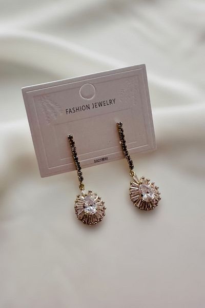 PETEK AKSESUAR Elegant Baguette - Zirconia Stone Detailed Drop Salkim Earrings 4 cm