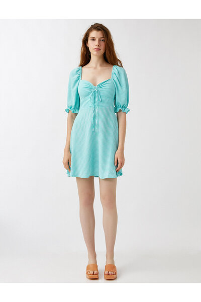 Koton Κοντομάνικο φόρεμα - Κομψό και άνετο σχέδιο