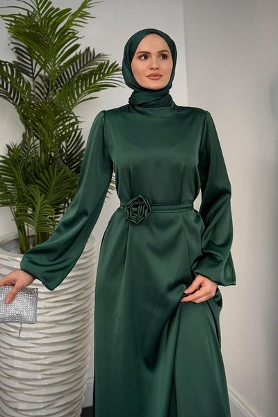 MERVEN AKYÜZ Φόρεμα Emerald Fayette Belt με τριαντάφυλλο