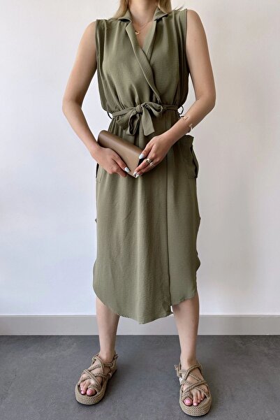 Juuuj Kadın Haki Kalın Askılı, Kruvaze Yaka, Düz Desen, Aerobin Yırtmaçlı, Kemerli Midi Elbise