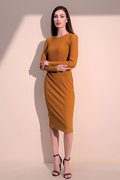 Juuuj Kadın Hardal Uzun Kol Kaliteli Kendinden Dokulu Kumaş Arkası Büzgülü Diz Altı Elbise