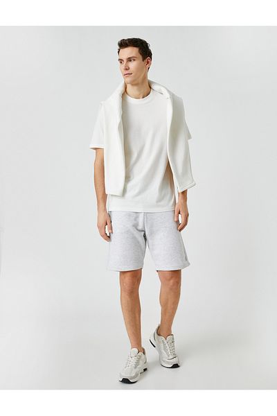 Koton Spitzen-Taillen-Shorts, Reißverschlusstasche, detaillierter, schmaler Schnitt