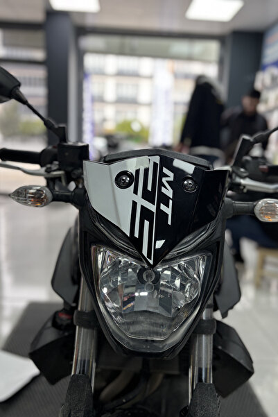 Banxtre ملصق رأس الزجاج الأمامي من ياماها MT-25 باللون الأبيض - MDL2