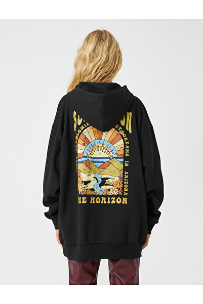 Koton Oversize mikina s potiskem, kapucí, detailem kapes a fleecem uvnitř