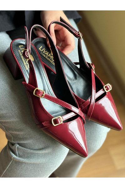 MAYA SHOES Sibel - كعب قصير بمقدمة مدببة مفتوح من الخلف ماري جين