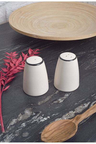 ŞURA MUTFAK 2-Piece Ceramic Salt and Pepper Shakers