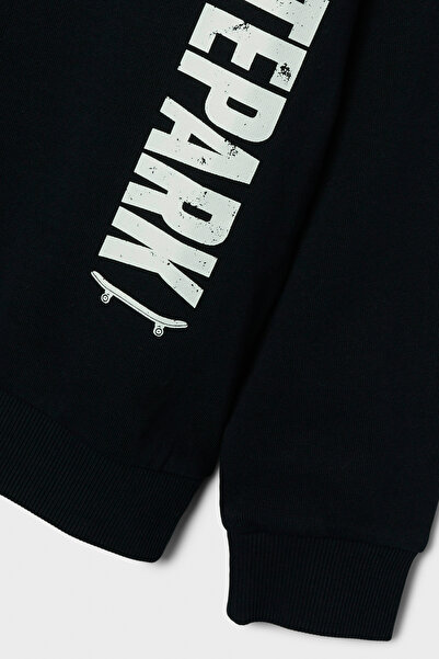 name ıt Černá pánská mikina