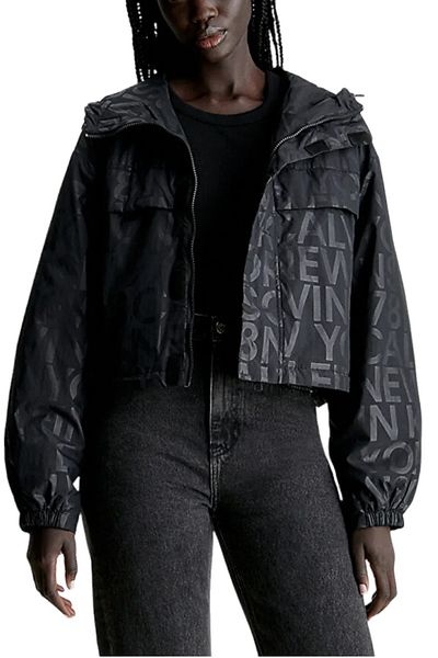 Calvin Klein RÖVID KAPCSIKOS LOGO AOP KABÁT