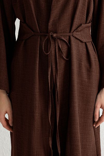 Trendyol Modest Leinengewebter, detaillierter Kimono und Kaftan – Braun, Taillenschnürung, TCTSS24KK00001