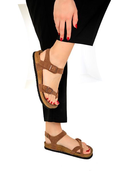 SOHO Hellbraune Damensandalen 16399