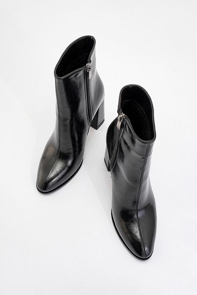 LuviShoes Жіночі чоботи на підборах з чорної шкіри Jewel