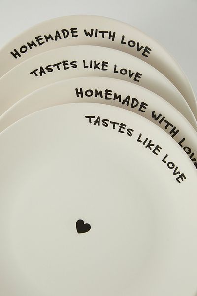 Trendyol Collection Set de 4 farfurii de servire din ceramică albă cu slogan „Hello Sunshine” 26 cm TPHSS25TBK00003