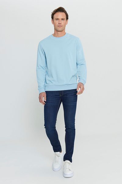 AC&Co / Altınyıldız Classics Hellblaues Herren-Sweatshirt mit normaler Passform und Rundhalsausschnitt aus 3-fädiger Baumwolle