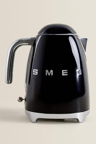 SMEG غلاية Linea 50's Retro - أسود Klf03rdeu