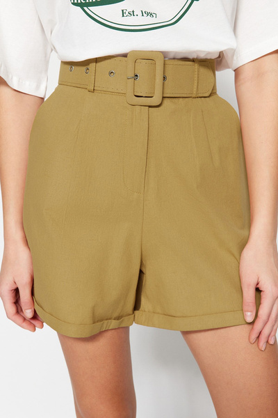 Trendyol Collection Σκούρο μπεζ ζώνη με λεπτομέρεια υφαντό σορτς TWOSS19IE0062