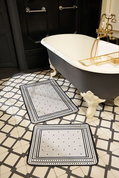 Trendyol Collection Set mit 2 bedruckten, rutschfesten Boden-Badematten TPHSS25BPS00010