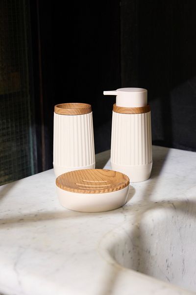 Trendyol Collection Σετ μπάνιου 3 τεμαχίων Wooden Look Πλαστική θήκη σαπουνιού - TPHSS25BST00001