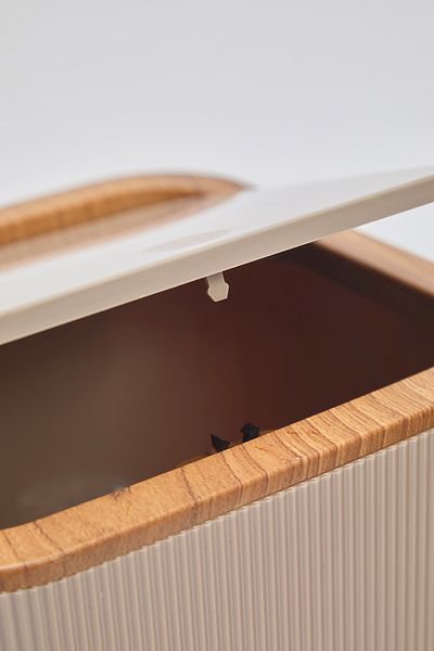 Trendyol Collection 2 τμχ Πλαστικό ξύλο εμφάνισης Λεπτομερές σετ μπάνιου με κάδο απορριμμάτων και βούρτσα TPHSS25BST00003