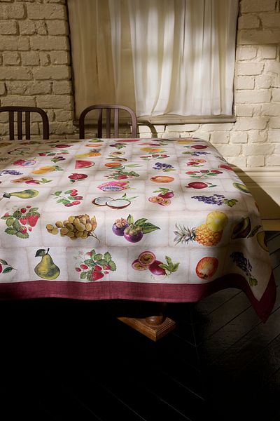 Trendyol Collection Gemusterte Tischdecke mit Obst und Gemüse, 140 x 200 cm, TPHSS25MOR00000