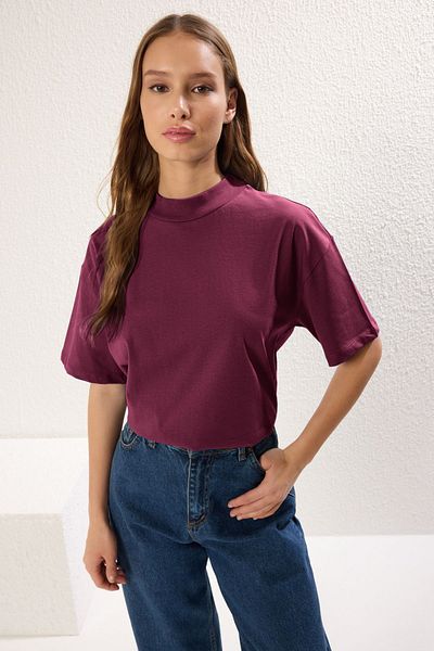 Trendyol Collection Cherry Rotten-T-Shirt aus 100 % Baumwolle mit Stehkragen – Dreiviertelärmel, TWOSS24TS00074