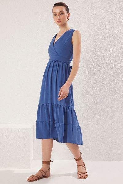 Trendyol Collection Indigo rovné sukně Midi tkané šaty s otevřeným pasem TWOSS25EL00201