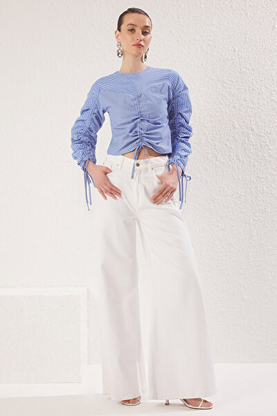 Trendyol Collection Μπλε καρό λαιμόκοψη ποδηλάτου με λεπτομέρεια υφαντή μπλούζα TWOSS25BZ00256