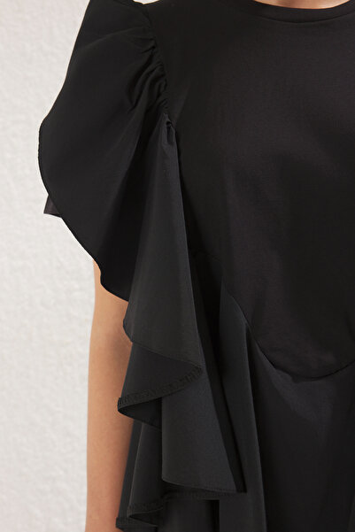 Trendyol Collection Μπλούζα από ποπλίνα μαύρο βολάν - κανονική εφαρμογή TWOSS25BZ00008