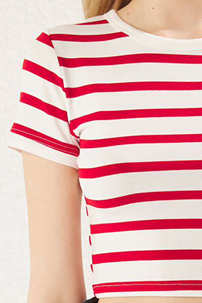 Trendyol Collection Stretchy Viscous Fabric - Red Stripes Crop Crew Neck Blouse Twoss23Bz00198