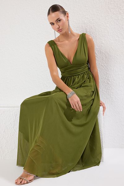 Trendyol Collection Zielona sukienka z dekoltem w serek, dzianinowa, długa, elegancka, wieczorowa, na zakończenie szkoły, TPRSS25AE00096