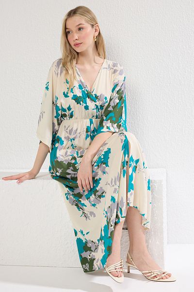 Trendyol Collection Ecrufarbenes, florales, zweireihiges Midi-Webkleid mit zweireihigem Ausschnitt DWOSS24EL00913
