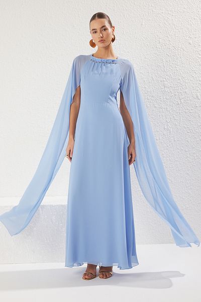 Trendyol Collection Světle modrý doplněk Detailně lemovaný šifon Tkané dlouhé stylové večerní šaty Tprss25Ae00125