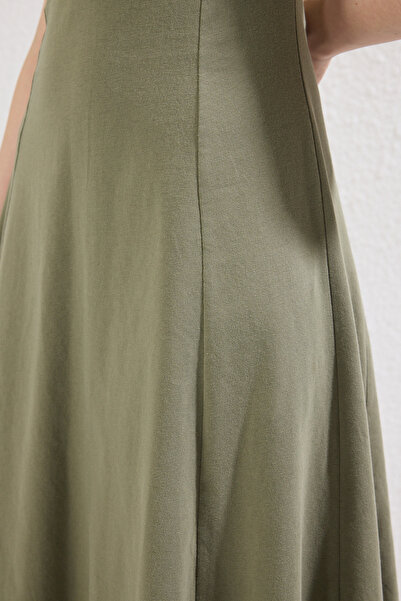 Trendyol Collection Tmavě khaki 100% bavlna skater/pas s rozepínáním ke krku, výstřih, midi pletené šaty Twoss24El00193