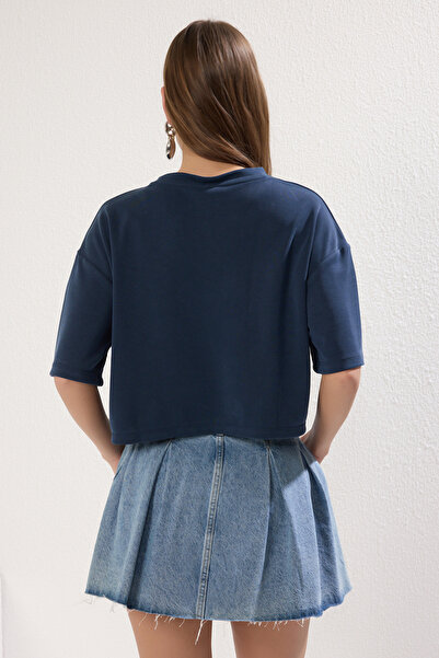 Trendyol Collection Navy Blue Modal Χαλαρή/Άνετη Εφαρμογή Crop Stretchy πλεκτό T-shirt TWOSS25TS00048