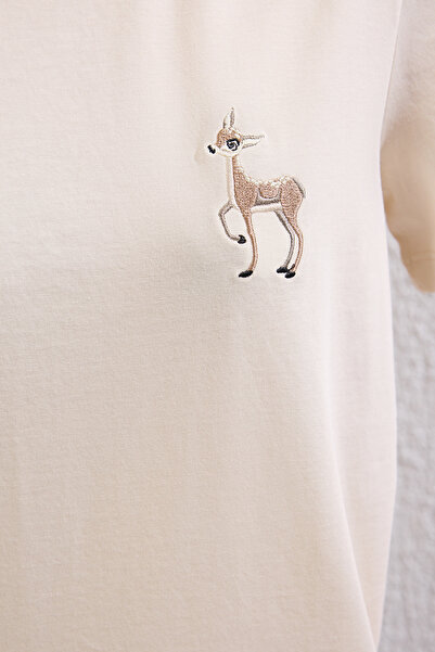 Trendyol Collection Μπλουζάκι 100% βαμβακερό κέντημα - κανονική εφαρμογή TWOSS24TS00160