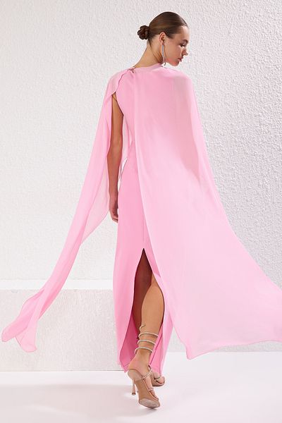 Trendyol Collection Rosafarbenes, gerades, gewebtes Chiffon-Maxi-Abendkleid und Heimkehrkleid