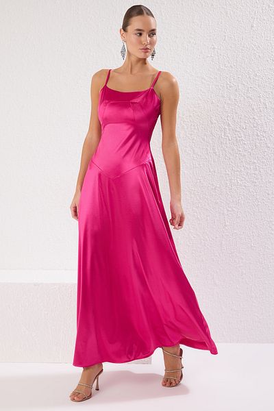 Trendyol Collection Φούξια κομμένο σατέν πλεκτό κομψό βραδινό φόρεμα & φόρεμα επιστροφής στο σπίτι TPRSS25AE00068