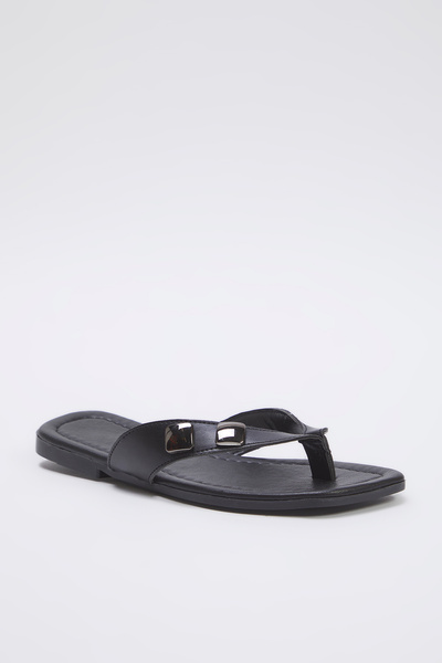 TRENDYOL SHOES Černá přezka Detailní žabky ploché dámské pantofle Takss25Te00011