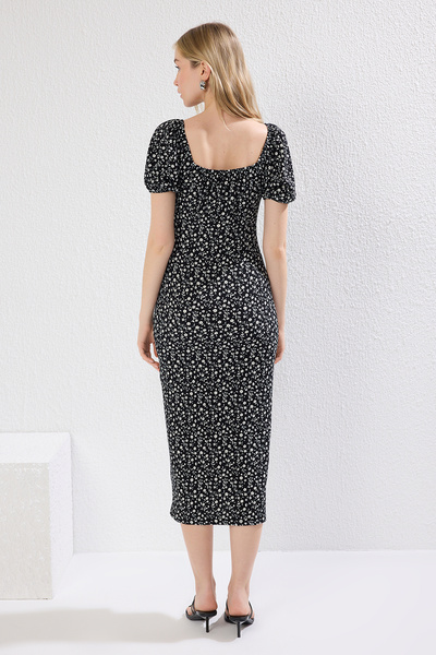 Trendyol Collection Carmen Collar Black Floral Midi Bodycon Dress - Detail rozparku Twoss25El00161