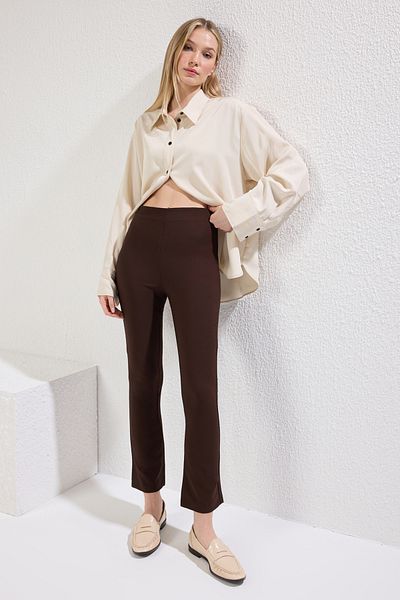 Trendyol Collection Braune Crop-Flare-Webhose TWOSS25PL00092