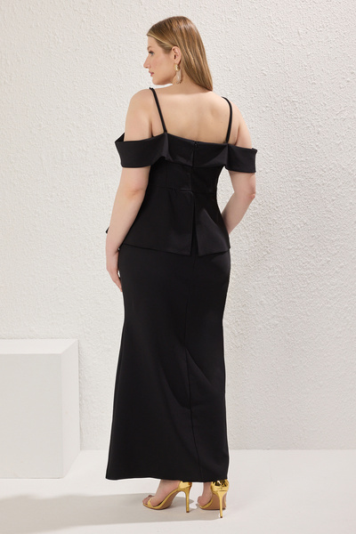 Trendyol Curve Μαύρο τετράγωνο γιακά με χαμηλό μανίκι Κομψό/νυχτερινό υφαντό φόρεμα μεγάλου μεγέθους TBBSS25AH00147