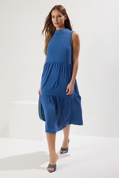 Trendyol Collection Rochie Țesută Midi, albastră, cu croială dreaptă, cu guler ridicat TWOSS20EL1864