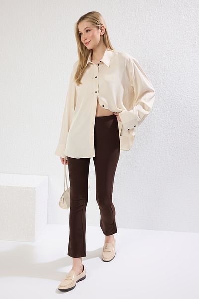 Trendyol Collection Braune Crop-Flare-Webhose TWOSS25PL00092