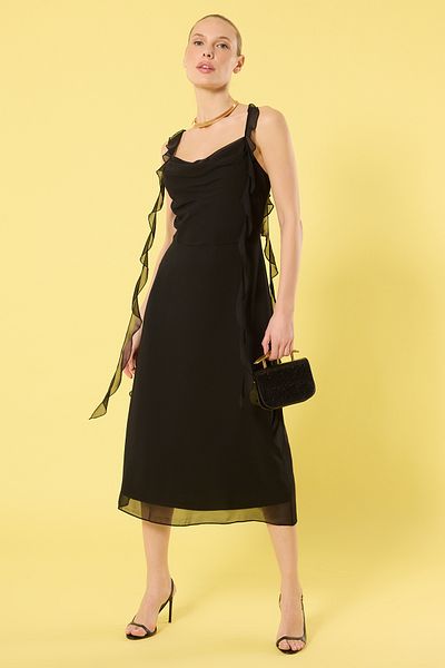 Trendyol Collection Μαύρο μονόχρωμο μίντι υφαντό φόρεμα σε γραμμή Α TWOSS25EL00277