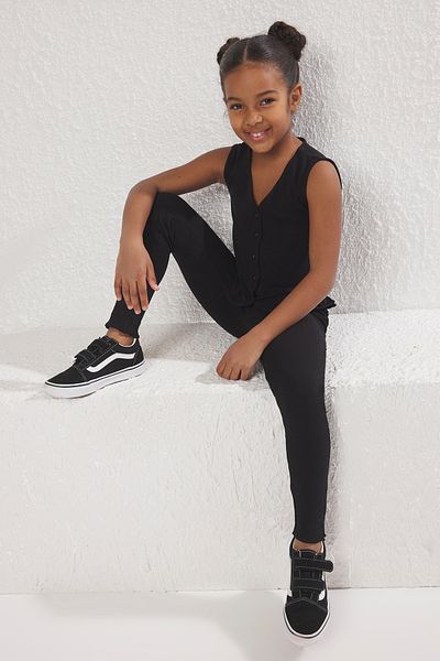 TRENDYOLKIDS Schwarzes, einfarbiges, gestricktes Oberteil-Set TKDSS25AU00030