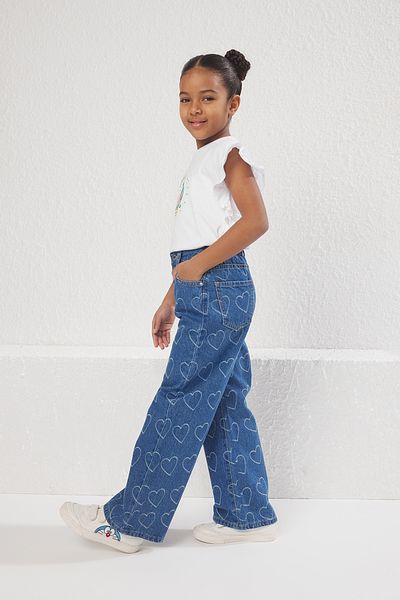 TRENDYOLKIDS Pantaloni de blugi cu picior largi, 100% bumbac, cu model de inimă, pentru femeie, albastru TKDSS25JE00000